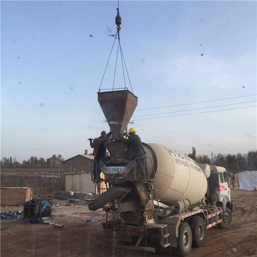 盘锦市“精准瞄准”—— 吊车的 “定位导航” 技术