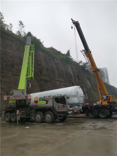 盘锦市“不怕风雨冻”—— 吊车的 “恶劣环境适应” 技术